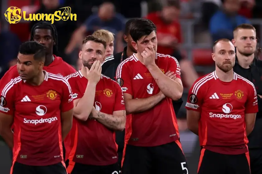Các đồng đội ở Man United đã cầu xin Bruno Fernandes ở lại câu lạc bộ.